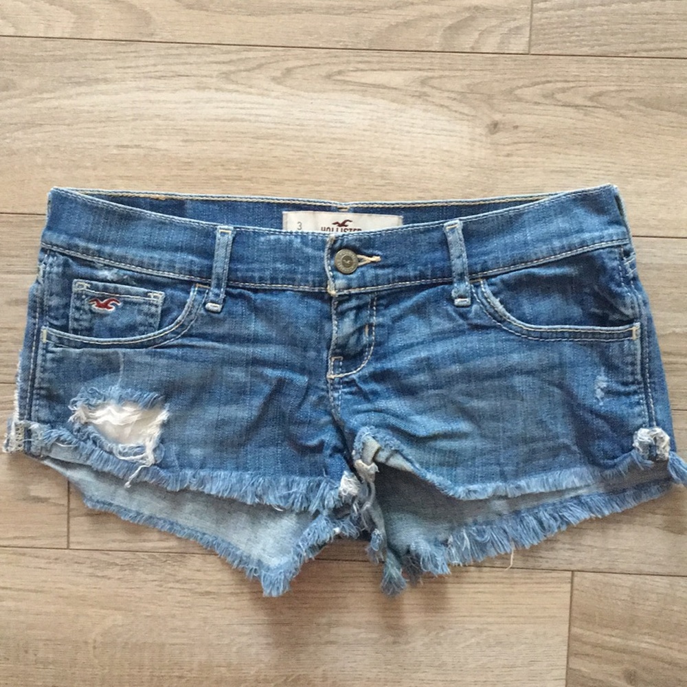 Hollister Size 3 or 25 Cut Off Blue Jean Shorts- Read Diiscription